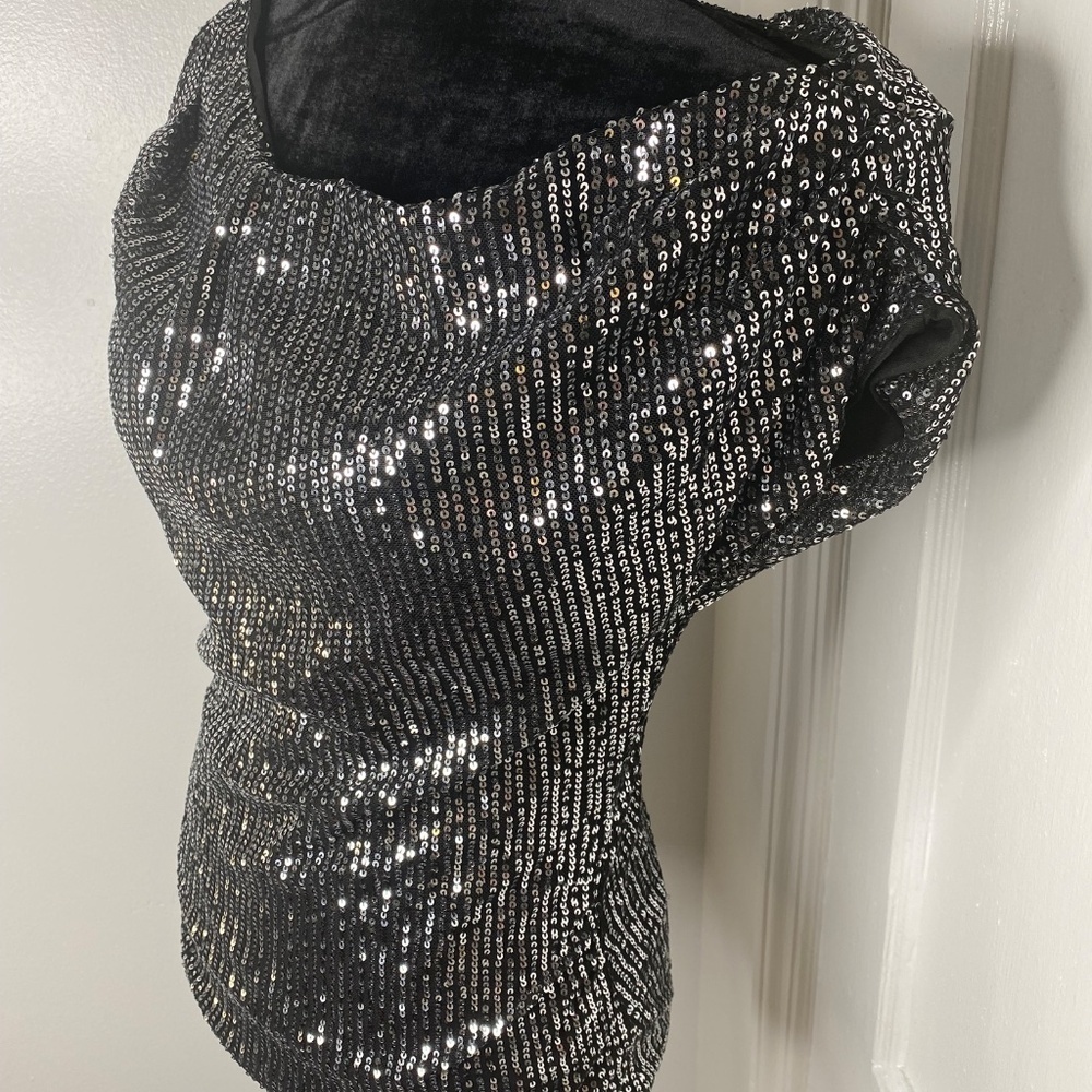 Grace Karin NWT Black & Silver Sequin Off Shoulder Top - Picture 2 of 8